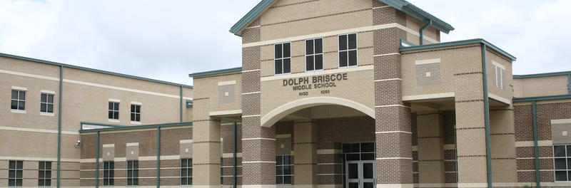Front view of Briscoe Middle School building