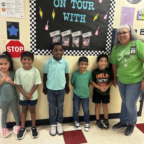 Adams Hill supports Hunt wearing green